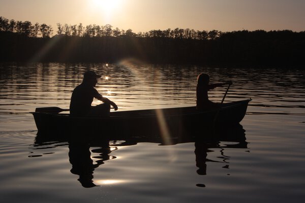 Kanufahren auf den Flüssen in Schweden