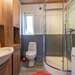 Bad mit Dusche, WC und Waschmaschine Ferienhaus Annelund