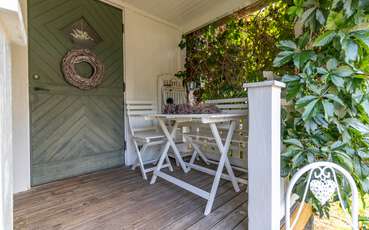 Kleine Terrasse vor dem Haus Ferienhaus Appellund