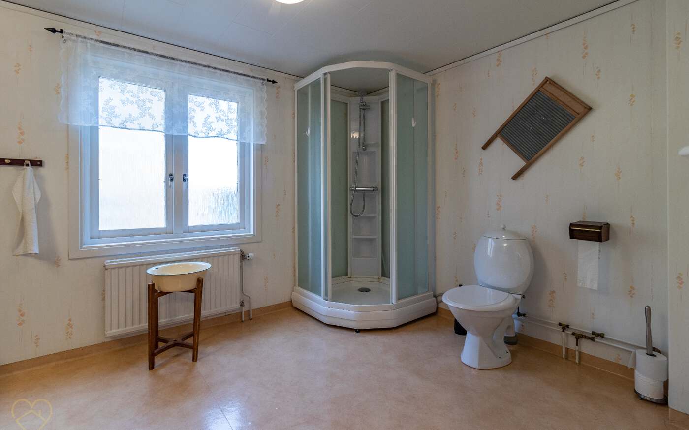 Boda auf einem Hof am See bei Vimmerby – bild 18 av 24