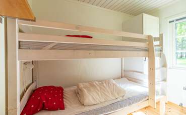 Zweites Schlafzimmer mit Doppelbett Ferienhaus Byxelkrok 15