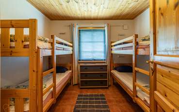 Weiteres Schlafzimmer mit zwei Etagenbetten Ferienhäuser Byxelkrok 25