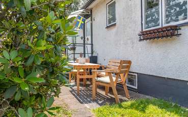 Sitzplatz vor dem Haus Ferienhaus Drängstugan