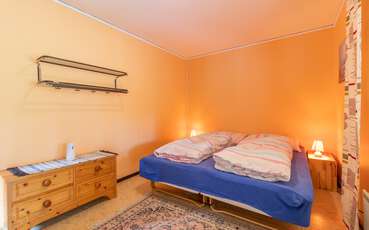 Schlafzimmer mit Doppelbett Ferienhaus Eriksmåla 3
