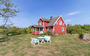 Großer Garten am Ferienhaus Fösingsmåla