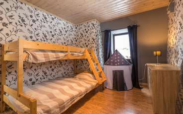 Etagenbett im zweiten Schlafzimmer Ferienhaus Hällefors