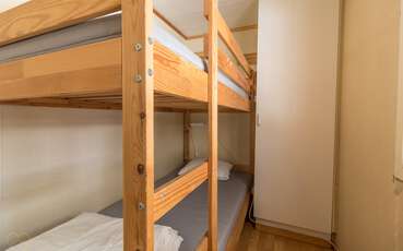 Schlafzimmer mit Etagenbett Ferienhaus Hällevik