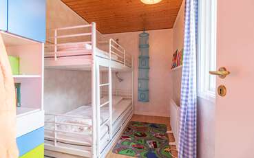 Schlafzimmer mit Etagenbett Ferienhaus Holmsvik