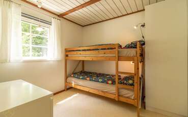 Schlafzimmer mit Etagenbett Ferienhaus Hunnebo 1