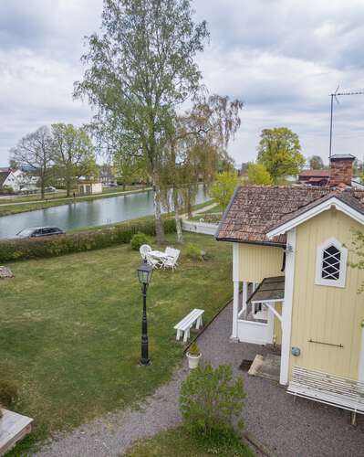 Göta Kanal direkt am Ferienhaus Kanalvillan
