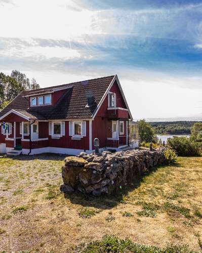 Haus Karlsson mit Seeblick