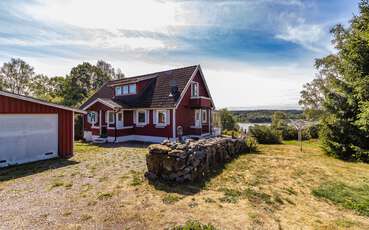 Haus Karlsson mit Seeblick