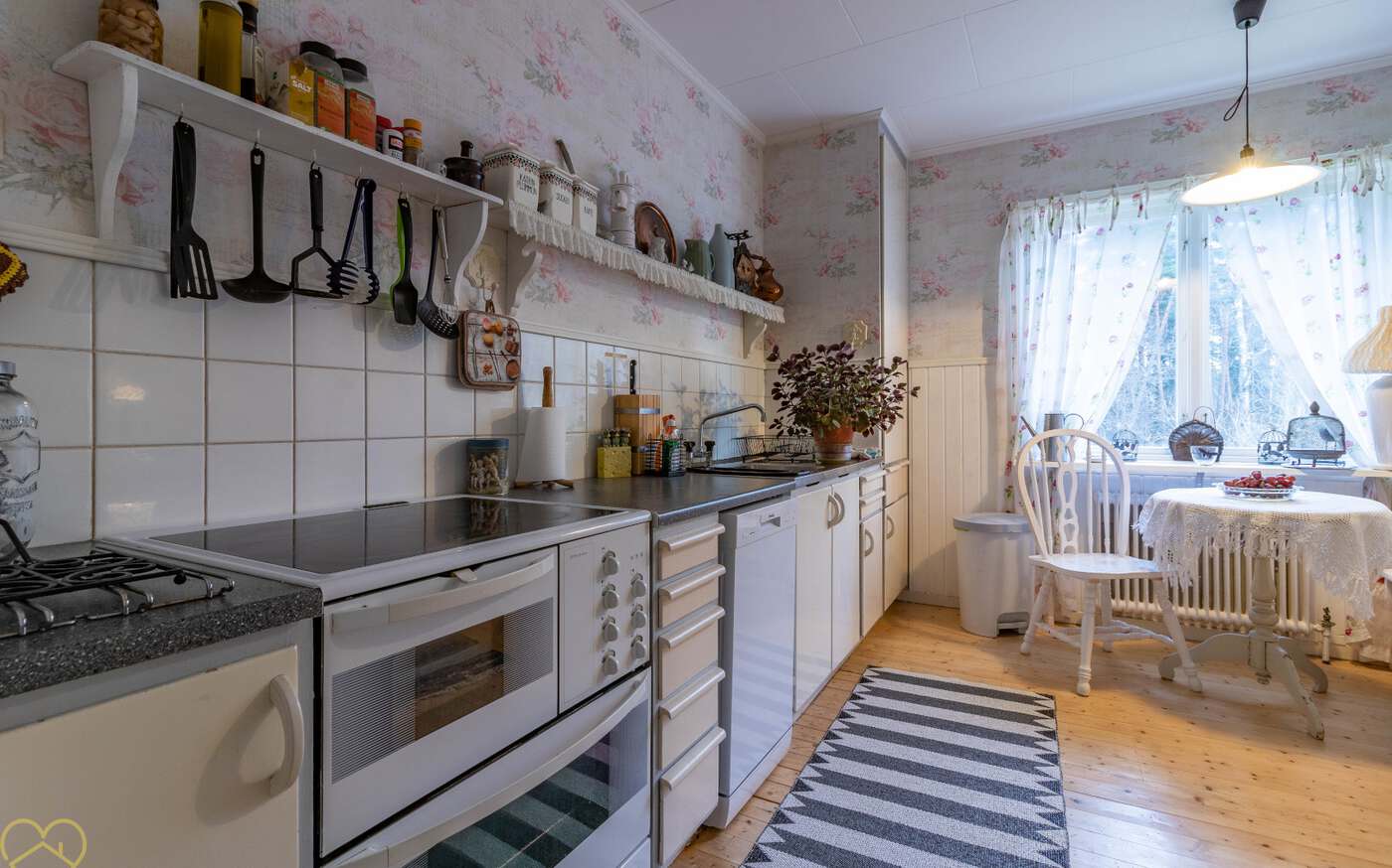 Kolstigen am Ortsrand von Fågelfors – bild 7 av 15