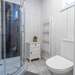 Badezimmer mit Dusche Ferienhaus Påsklilja