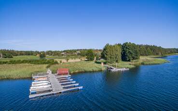 Bootsanleger und Badeplatz Ostsee