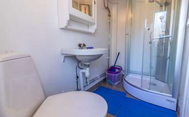 Bad mit Dusche und WC Ferienhaus Seeblick