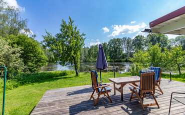 Terrasse mit Möbeln Ferienhaus Silverån