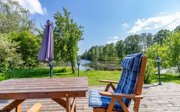 Terrasse mit tollem Seeblick Ferienhaus Silverån