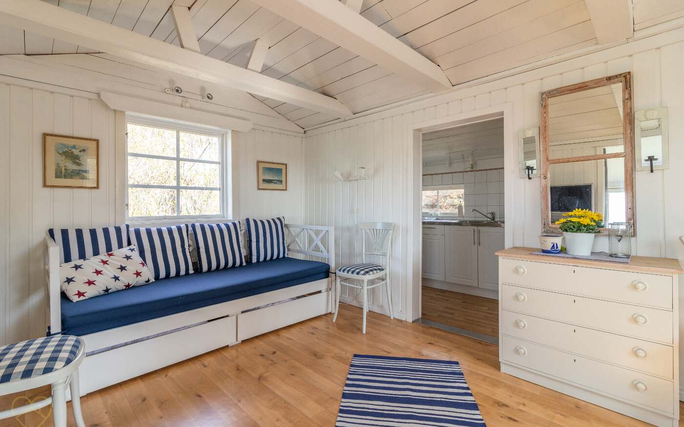 Vättervik mit direkter Lage am See Vättern – bild 4 av 11