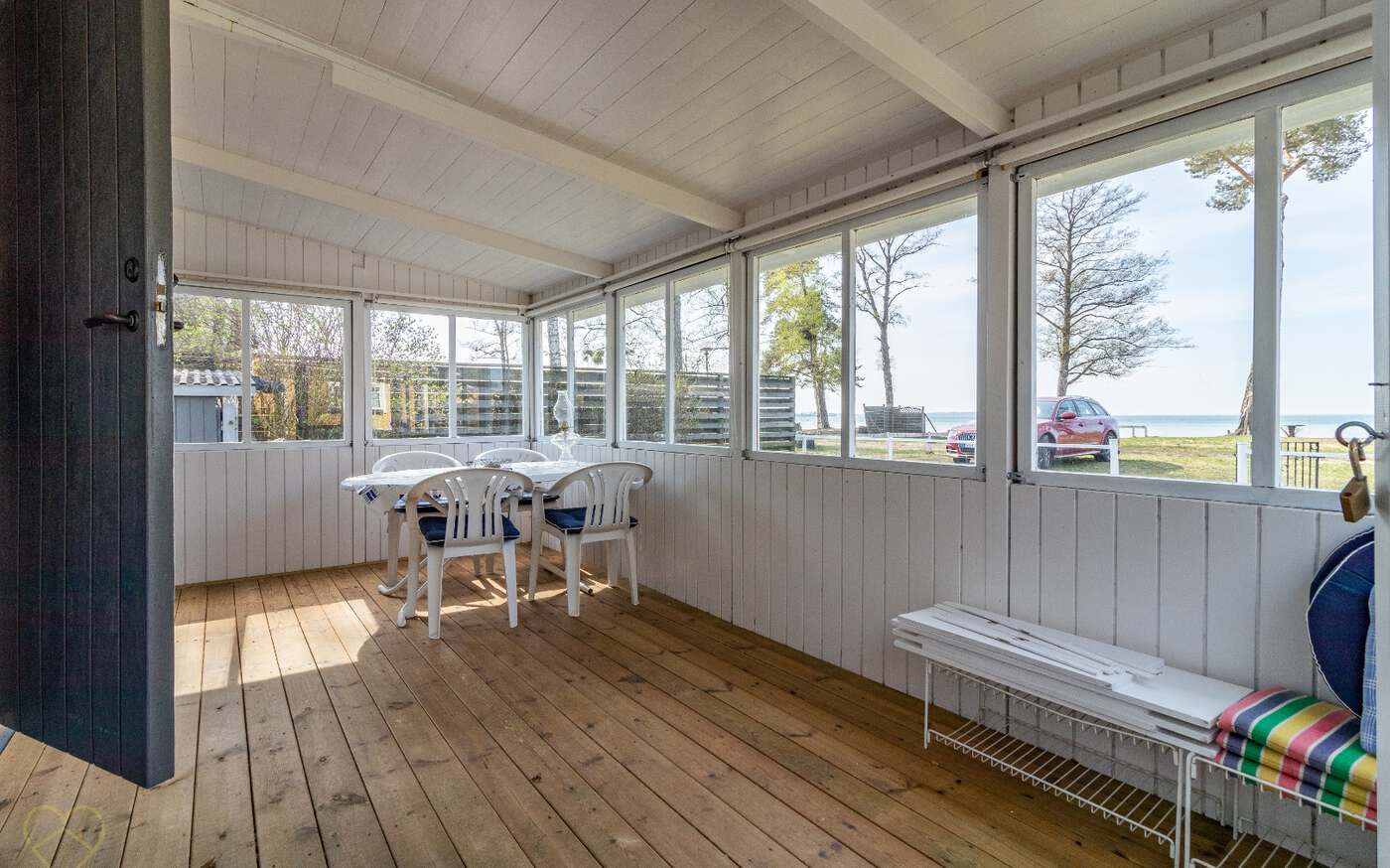 Vättervik mit direkter Lage am See Vättern – bild 8 av 11