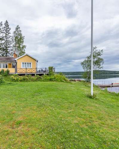 Ferienhaus Vargudden am See mit Steg